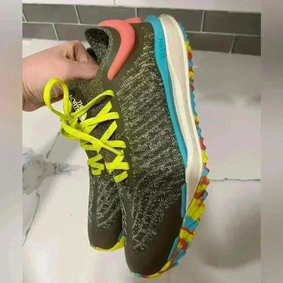 The North Face Women's VECTIV Escape Knit Trail Shoes Size 7 - Picture 3 of 8